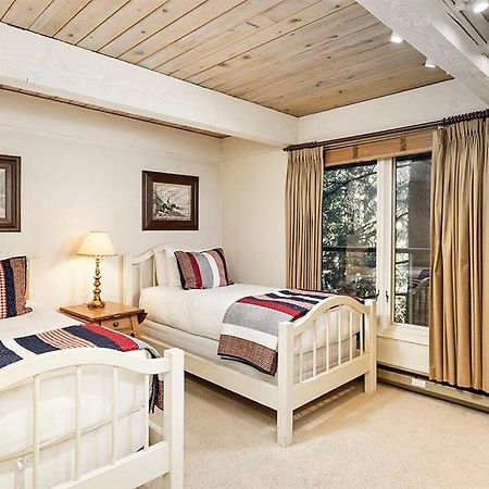 Chateau Eau Claire Unit 22, Condo Overlooking The Roaring Fork River With A Private Deck Аспен Экстерьер фото